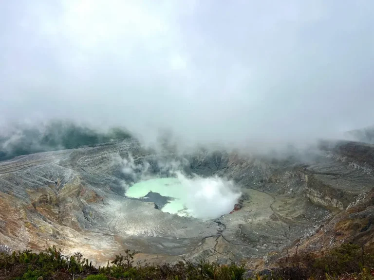 poas crater volcano