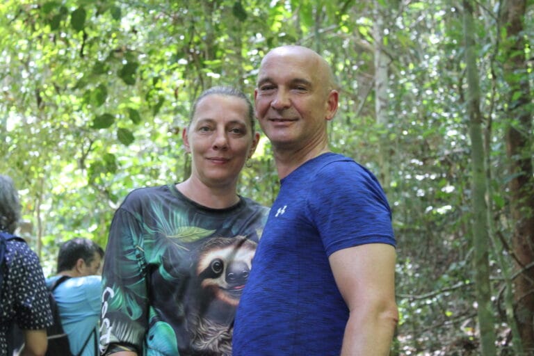 Couple enjoying a guided tour in Manuel Antonio National Park