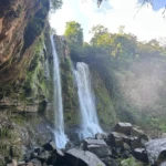 Nauyaca waterfall side view