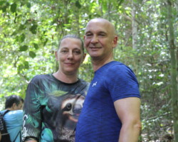 Couple enjoying a guided tour in Manuel Antonio National Park