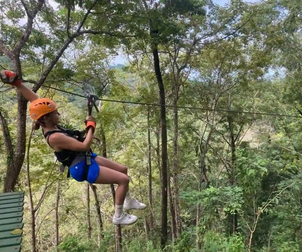 canopy jaco tour on the go